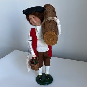 Byer's Choice Colonial Man Carrying Log